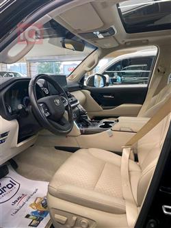 تۆیۆتا لاند کروزەر